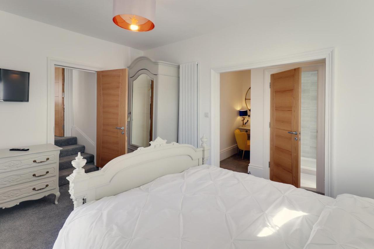 Master Accommodation Suite 2 Sea View With Balcony Гастингс Экстерьер фото